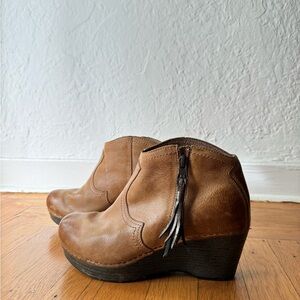 Dansko Veronica Western Wedge Booties - Tan Leather